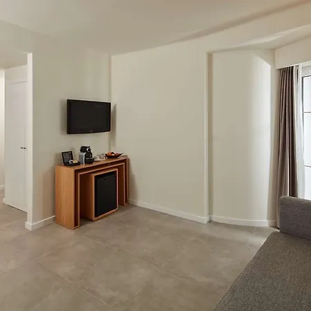 Tivoli 4* Lagos