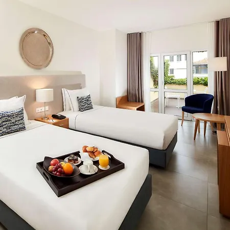 Tivoli Hotel 4*